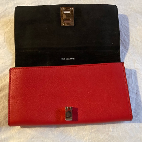 Michael Kors Wallet - Picture 2 of 4